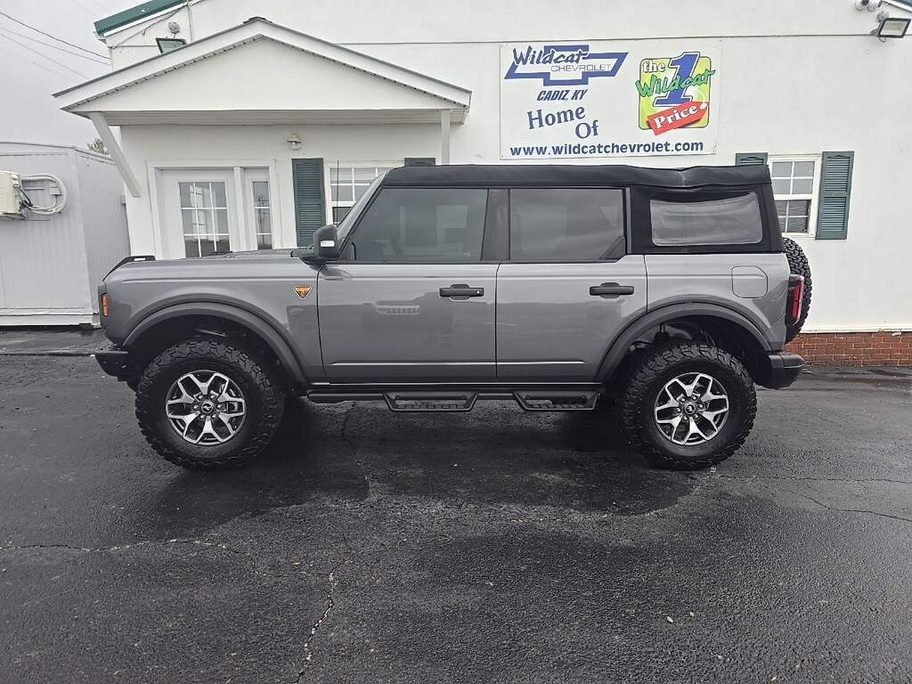 2024 Ford Bronco Badlands photo 2