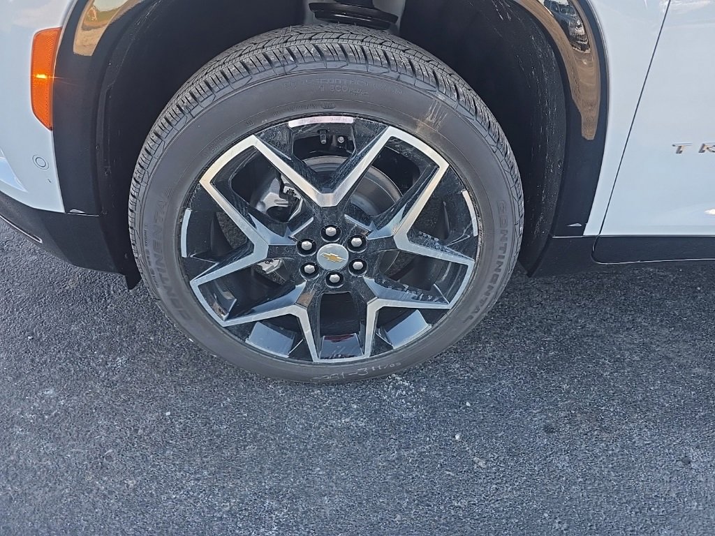 2026 Chevrolet Traverse High Country photo 2