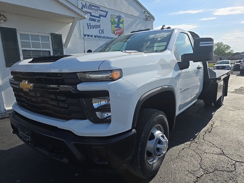 2025 Chevrolet Silverado 3500HD Work Truck photo 3