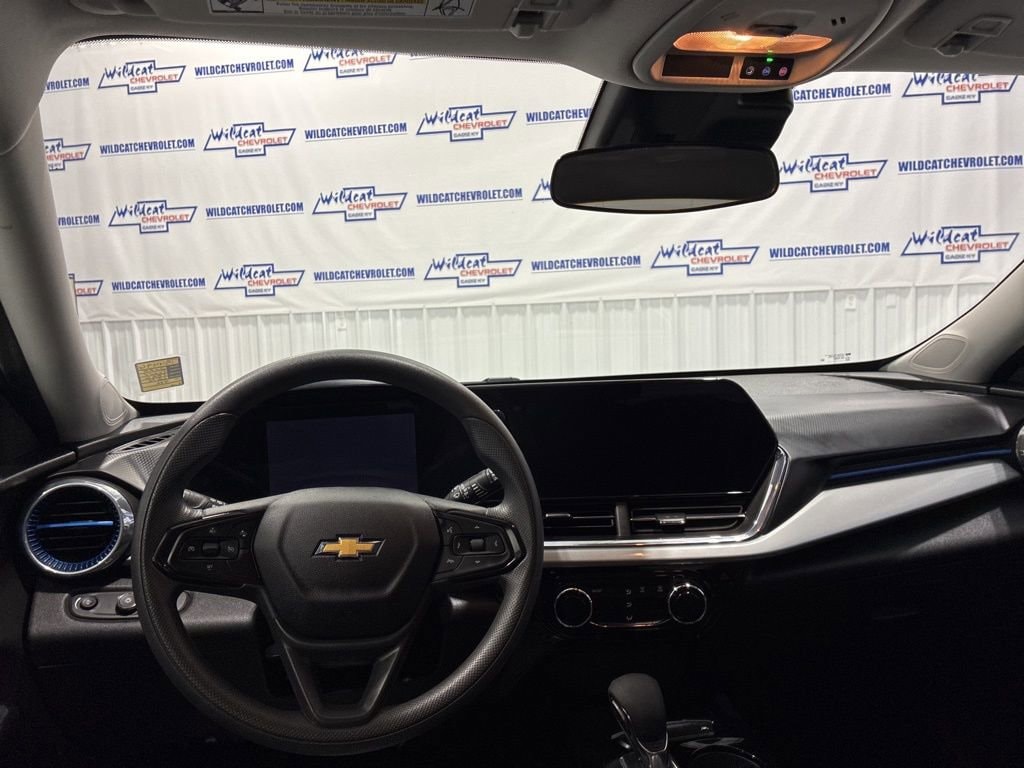 Used 2025 Chevrolet Trax LT SUV