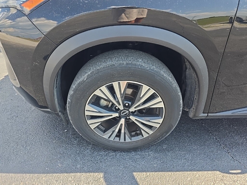 2023 Nissan Rogue SV photo 4
