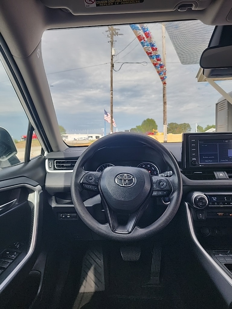 Used 2022 Toyota RAV4 XLE with VIN 2T3W1RFVXNW214253 for sale in Cadiz, KY