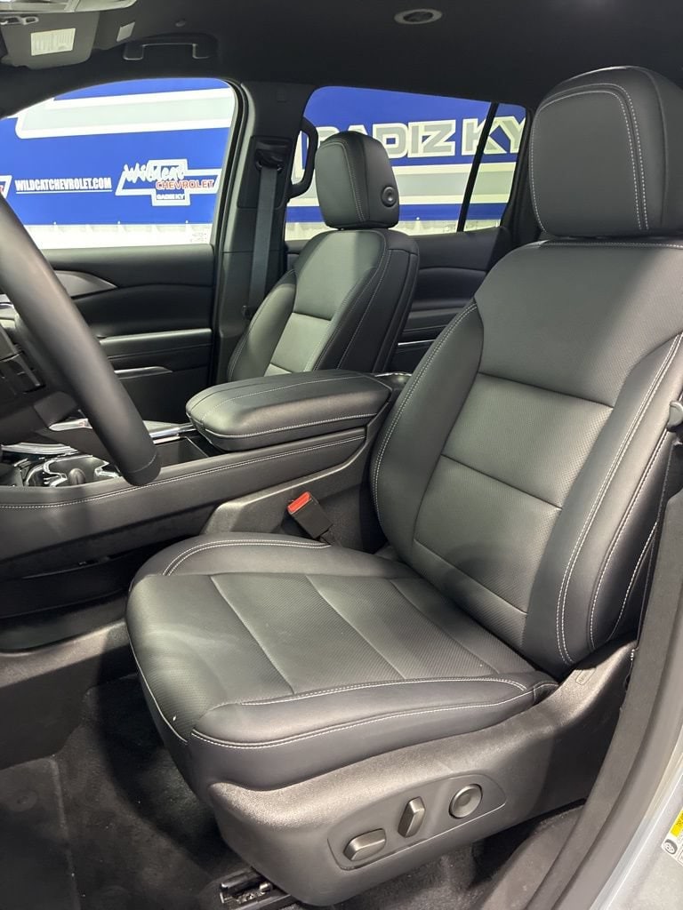 2026 Chevrolet Traverse LT - Photo 13
