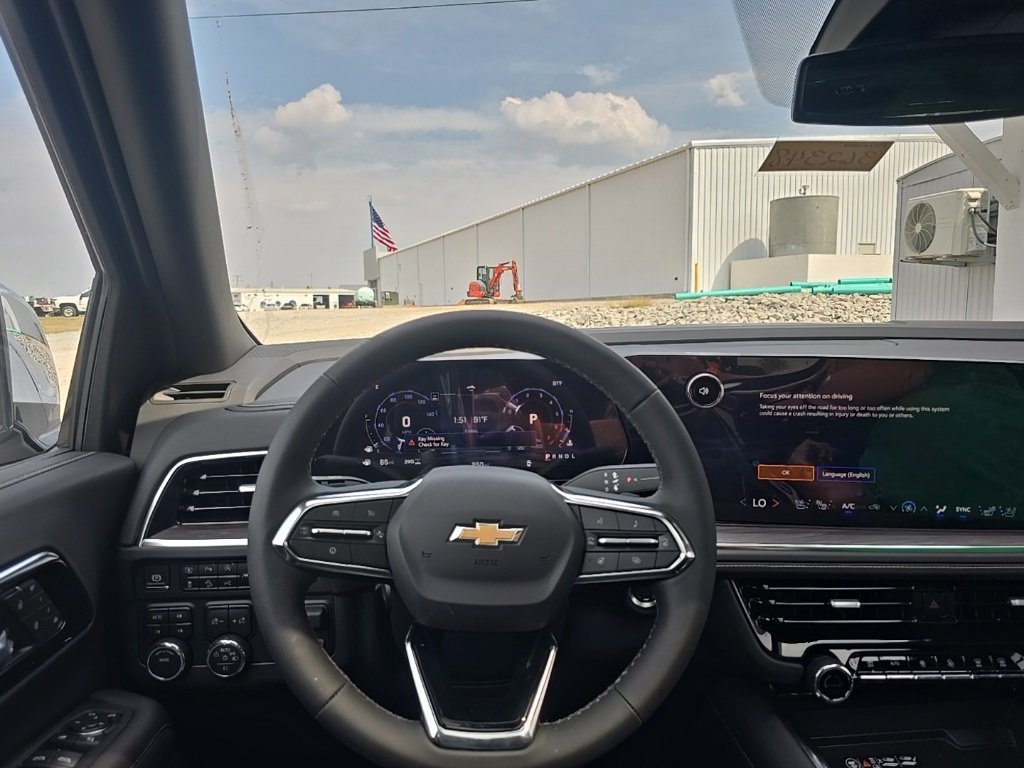 2025 Chevrolet Suburban Premier photo 2
