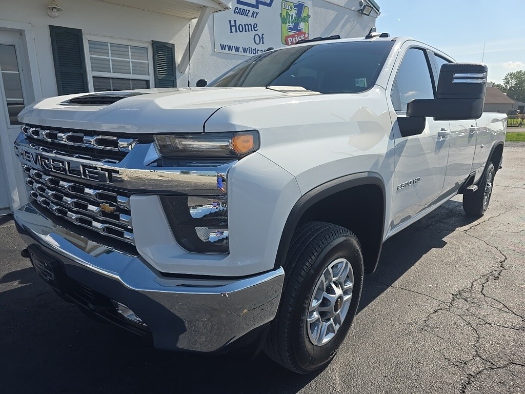 2023 Chevrolet Silverado 2500HD LT photo 3
