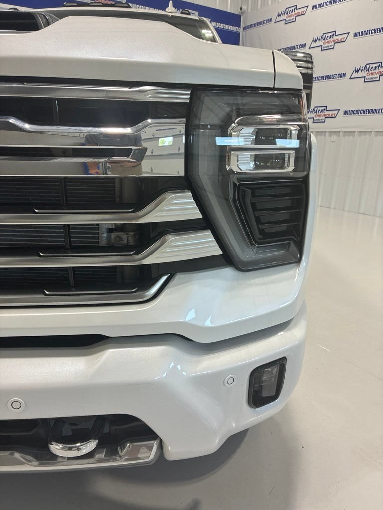 2025 Chevrolet Silverado 3500HD High Country - Photo 13