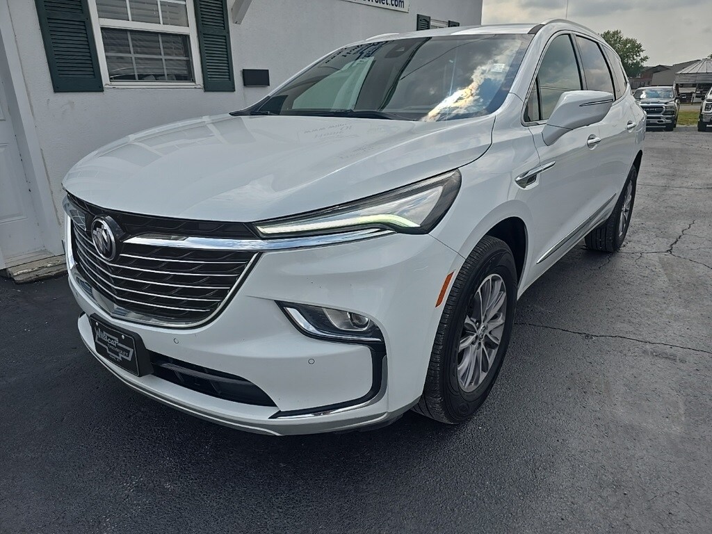 2024 Buick Enclave Premium photo 2