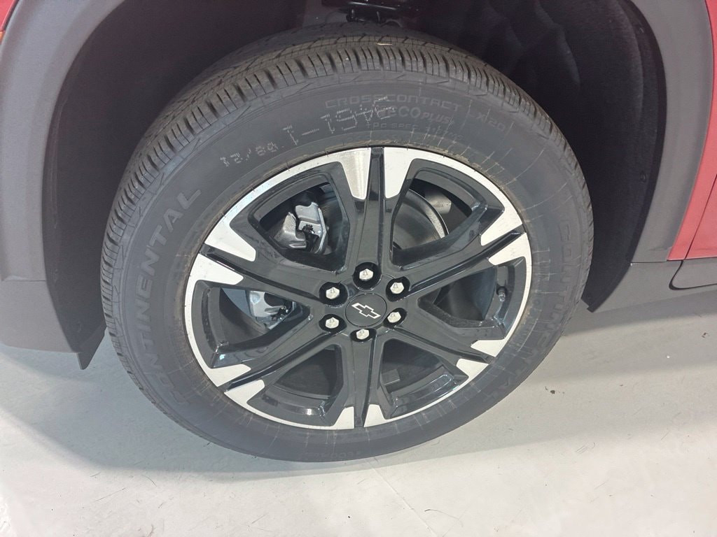 2027 Chevrolet Traverse LT - Photo 11