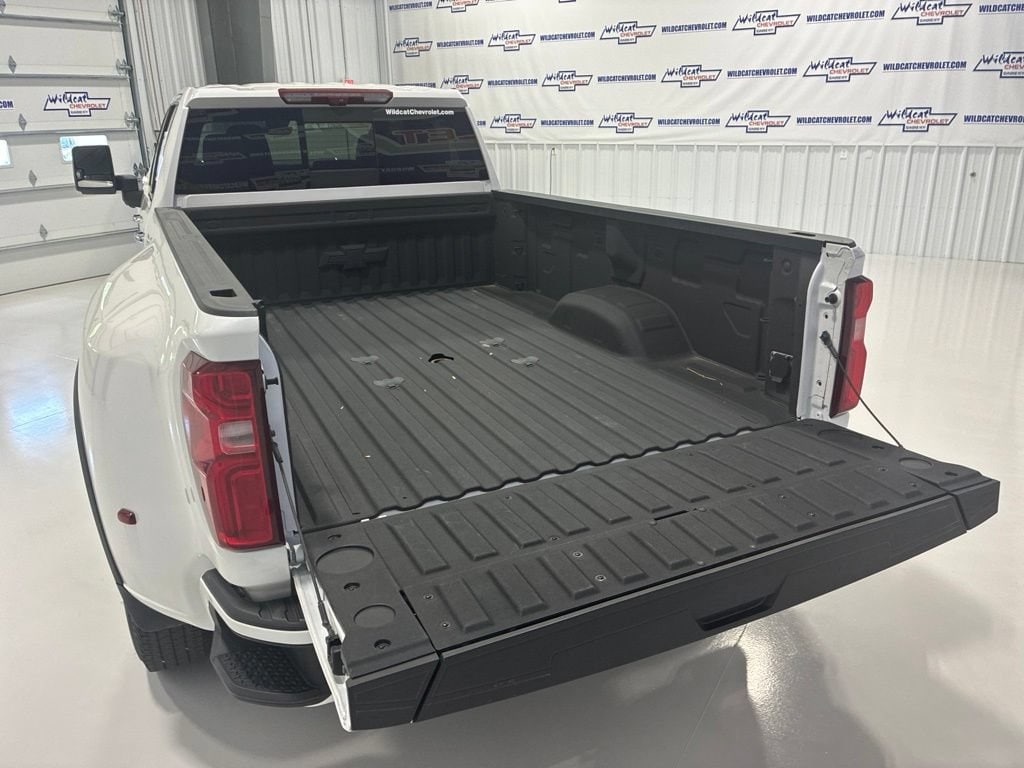 2025 Chevrolet Silverado 3500HD High Country - Photo 6