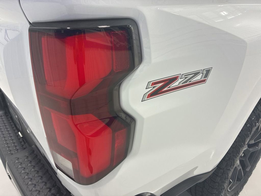 2025 Chevrolet Colorado Z71 - Photo 13