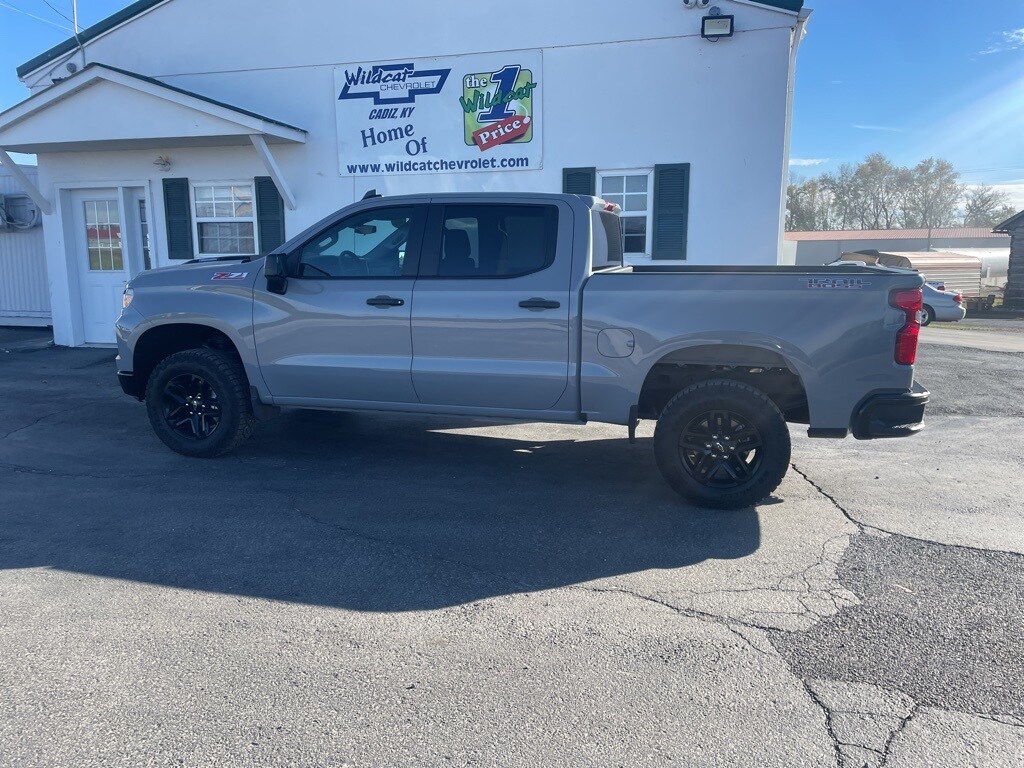 2025 Chevrolet Silverado 1500 Custom Trail Boss photo 2