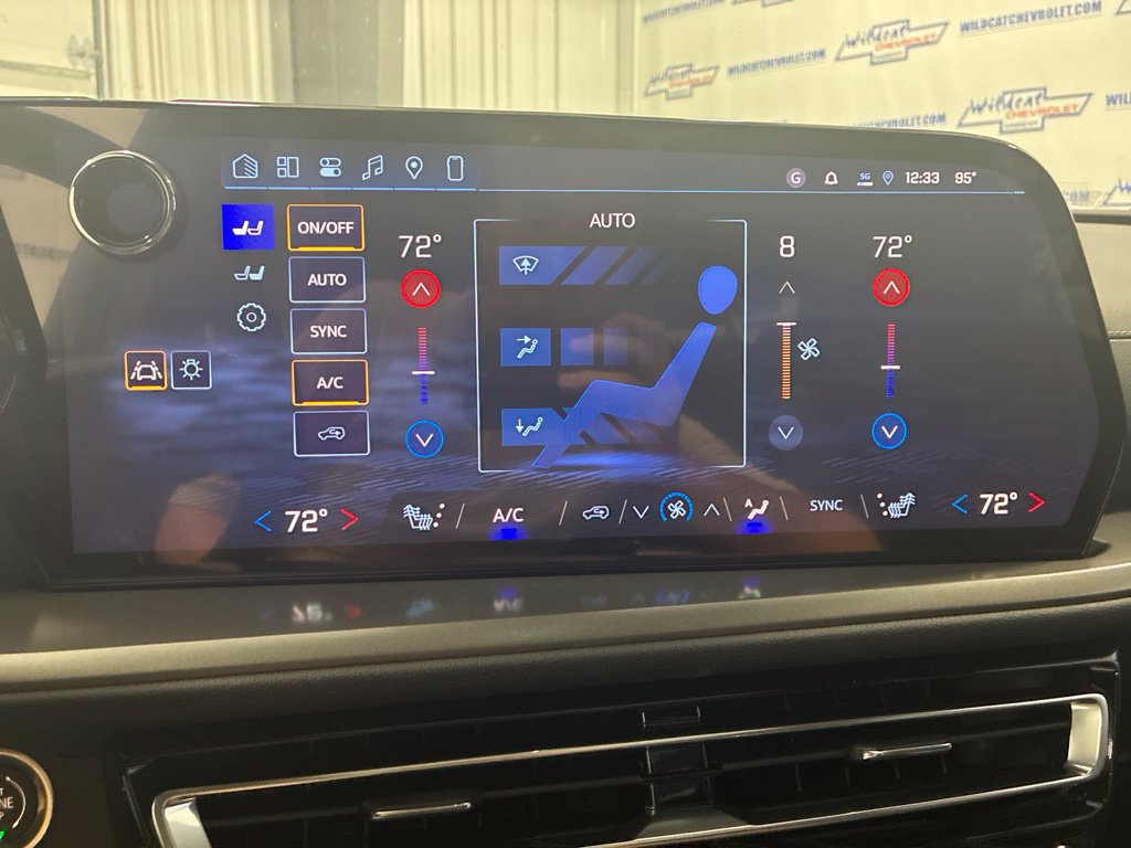 2027 Chevrolet Traverse LT - Photo 30