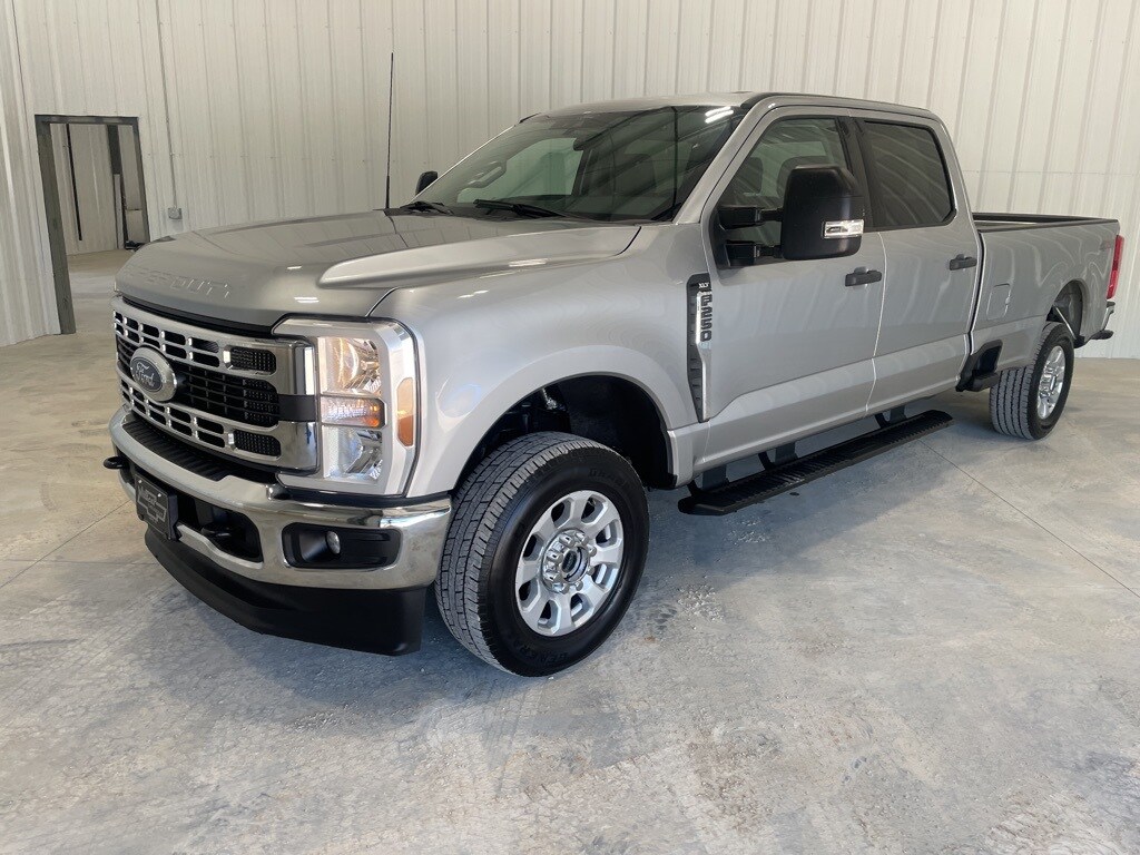 2024 Ford F-250 photo 2