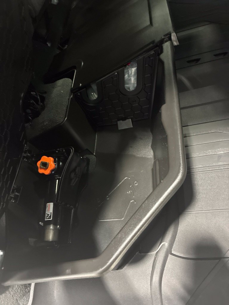 2025 Chevrolet Silverado 3500HD High Country - Photo 41