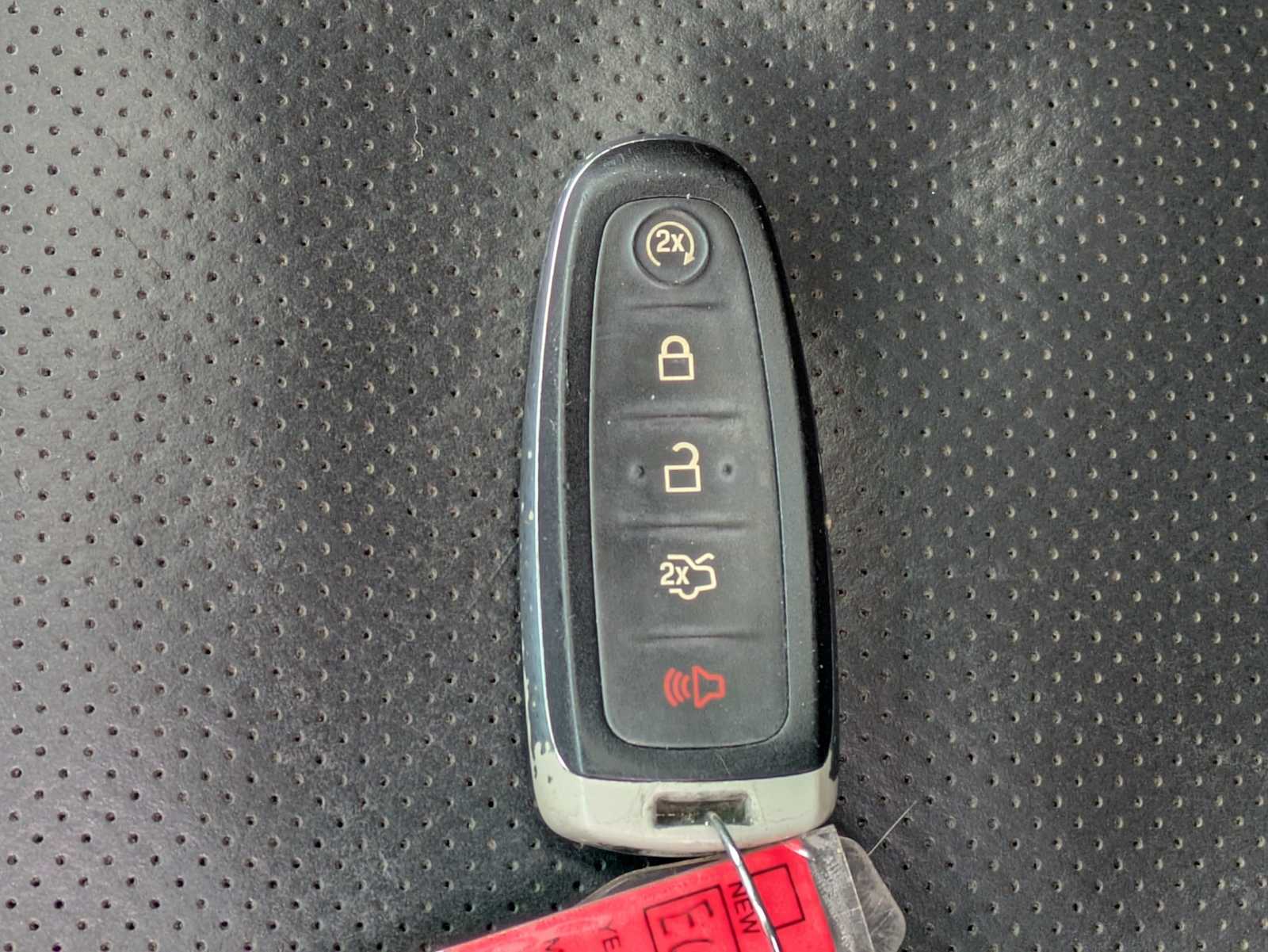 Thumbnail: 2014 Ford Explorer - 33