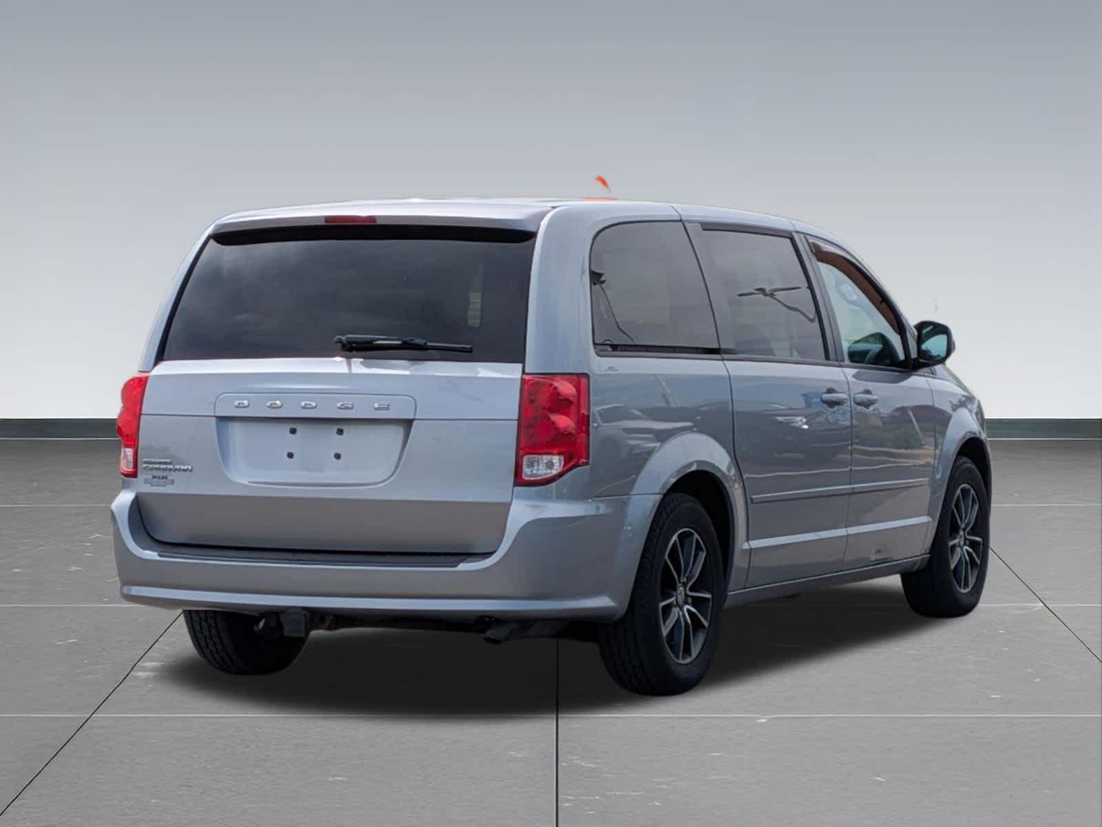 Thumbnail: 2016 Dodge Grand Caravan - 5