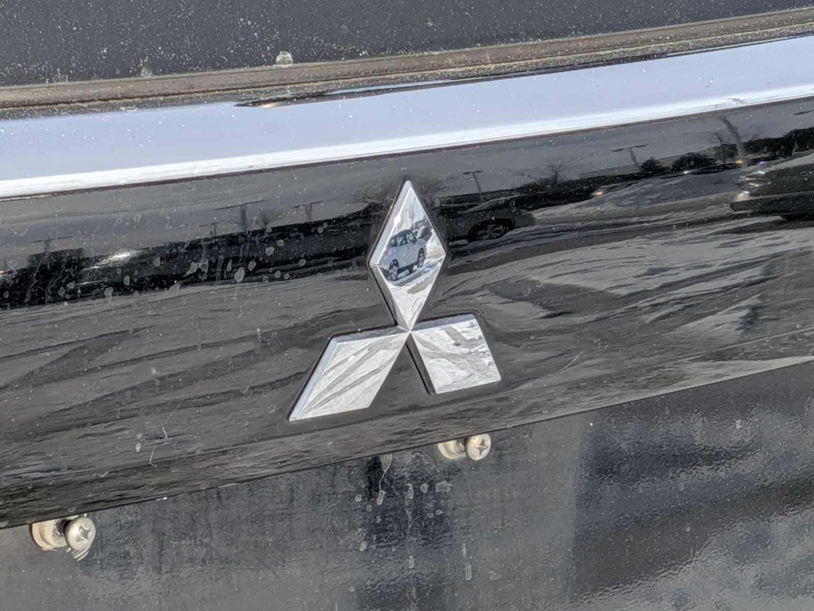 Thumbnail: 2017 Mitsubishi Outlander - 11