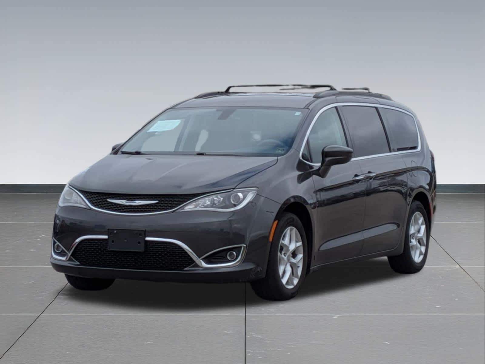 Thumbnail: 2018 Chrysler Pacifica - 10