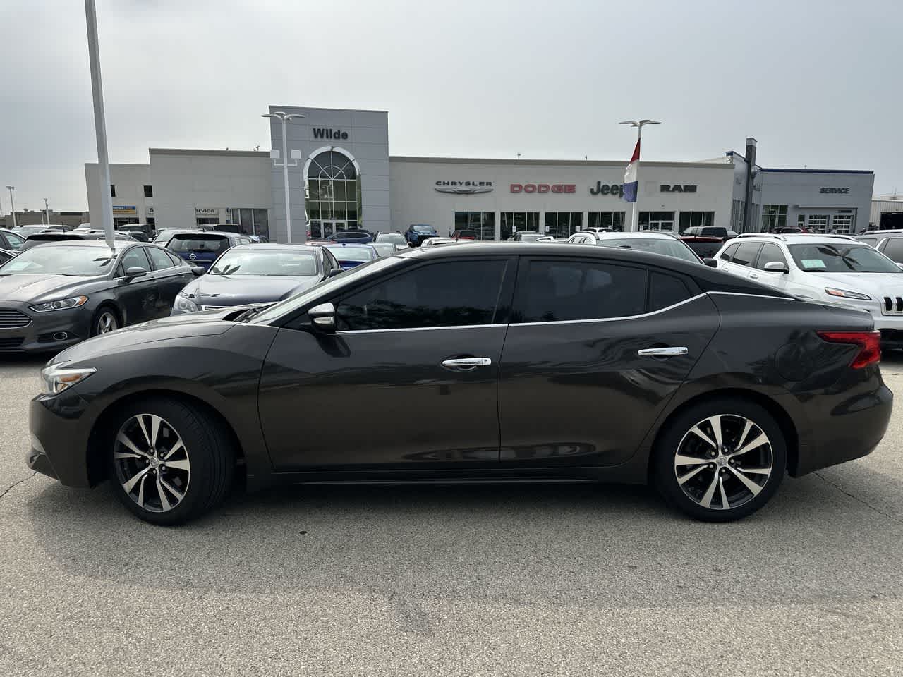 Used 2017 Nissan Maxima Platinum with VIN 1N4AA6AP9HC382142 for sale in Waukesha, WI