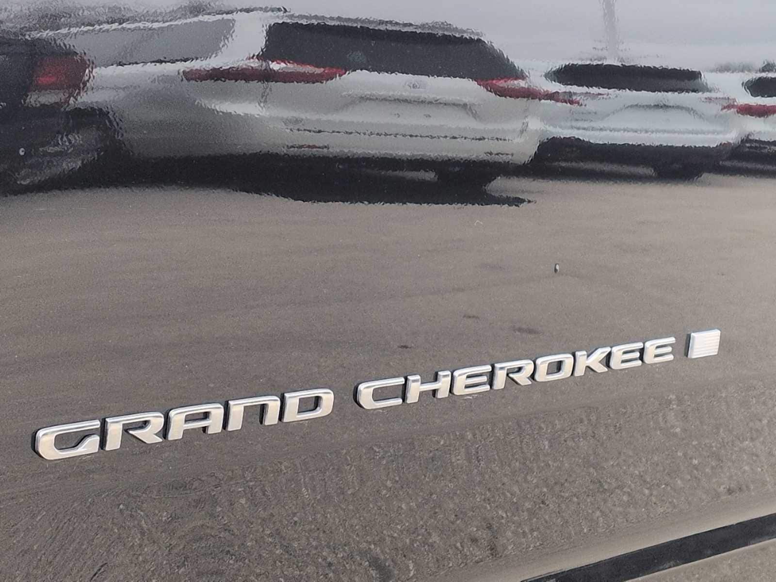 Thumbnail: 2022 Jeep Grand Cherokee - 12