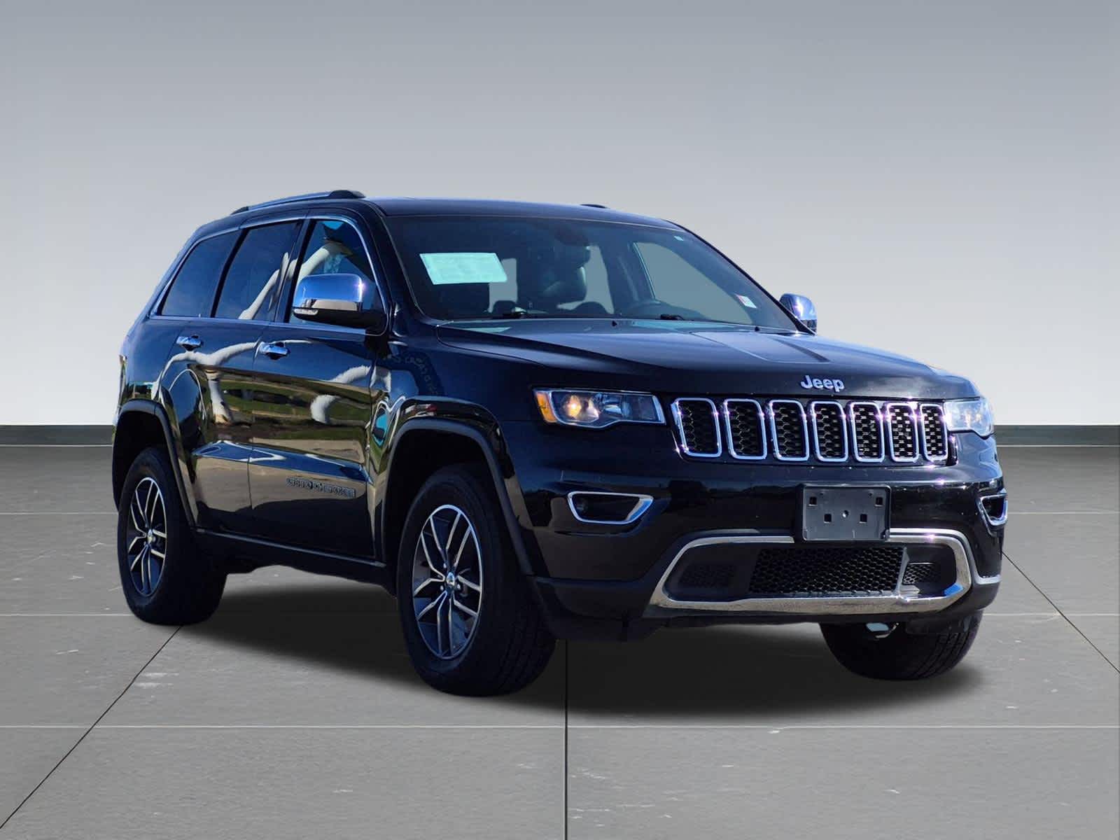 Thumbnail: 2018 Jeep Grand Cherokee - 11