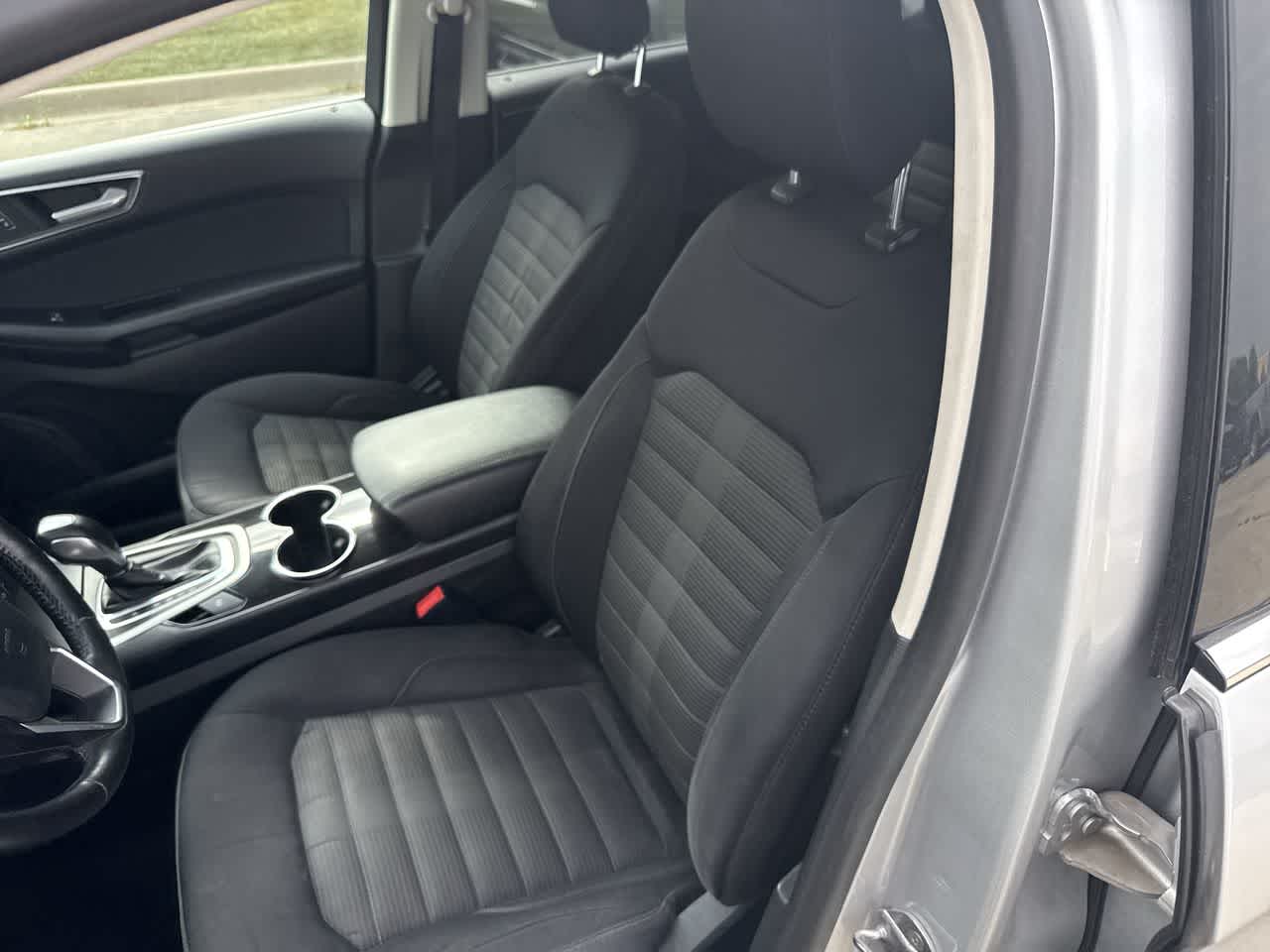 Thumbnail: 2015 Ford Edge - 29
