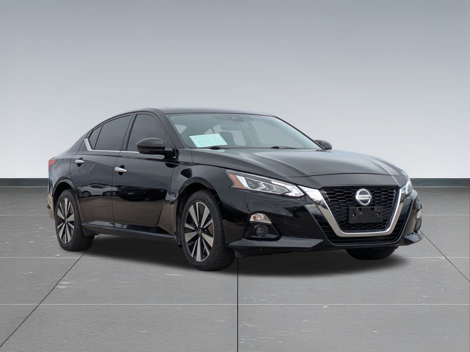 Thumbnail: 2020 Nissan Altima - 8