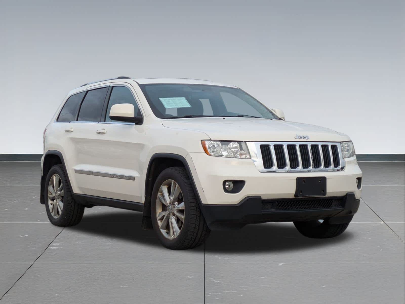 Thumbnail: 2012 Jeep Grand Cherokee - 8