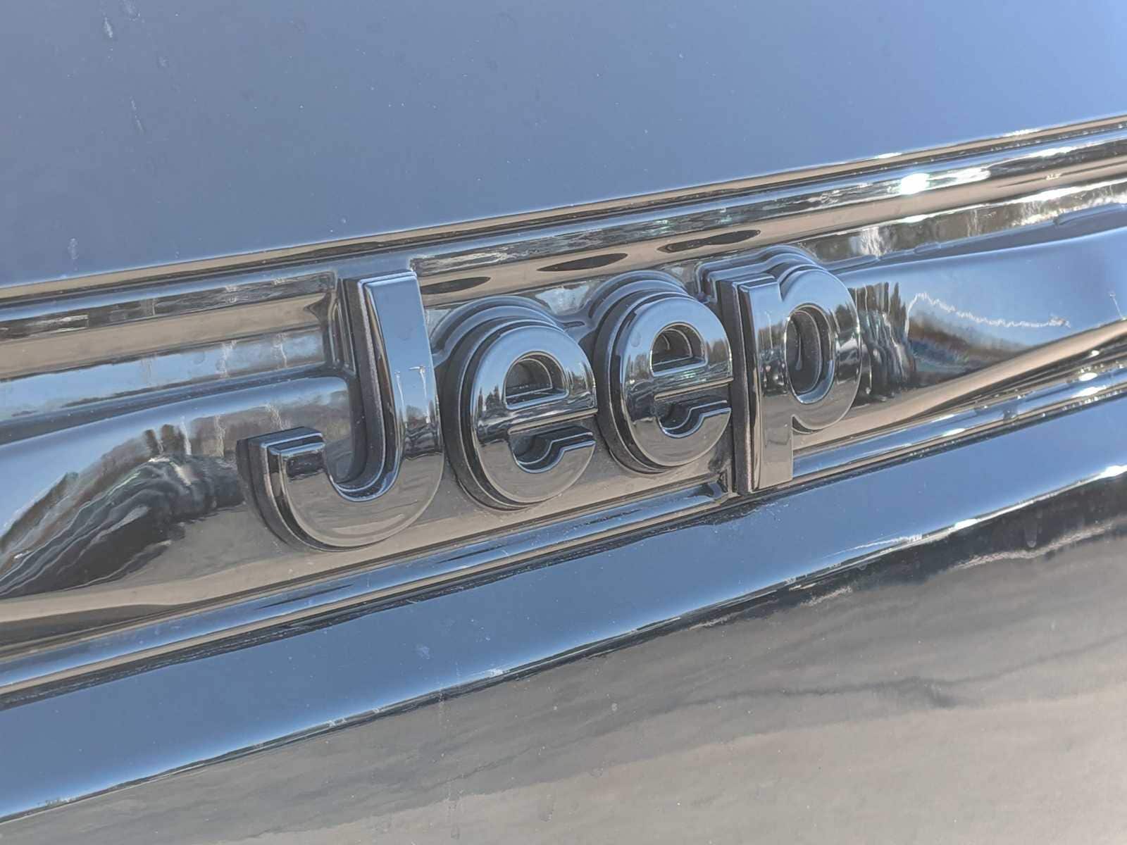 Thumbnail: 2023 Jeep Grand Cherokee - 12