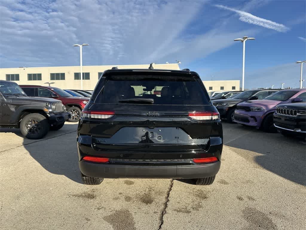 Thumbnail: 2025 Jeep Grand Cherokee - 4