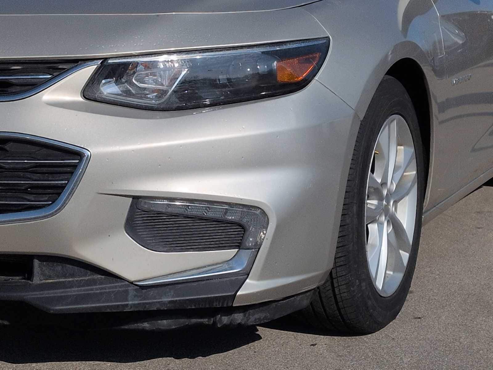 Thumbnail: 2016 Chevrolet Malibu - 10