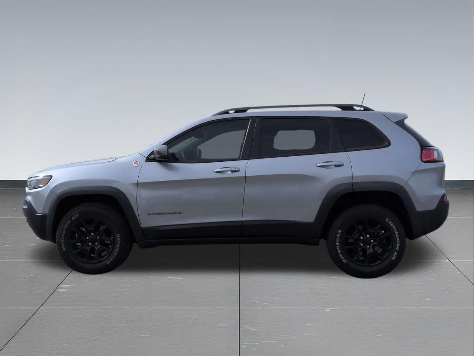 Thumbnail: 2021 Jeep Cherokee - 3