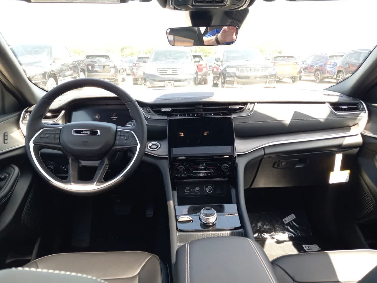 Thumbnail: 2025 Jeep Grand Cherokee L - 14