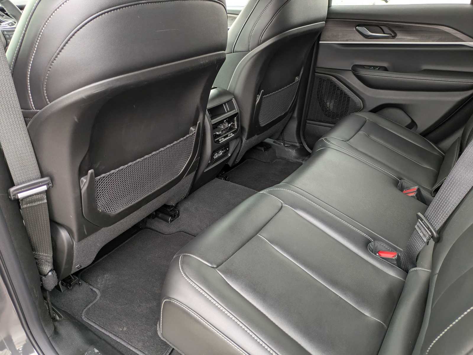 Thumbnail: 2025 Jeep Grand Cherokee - 16