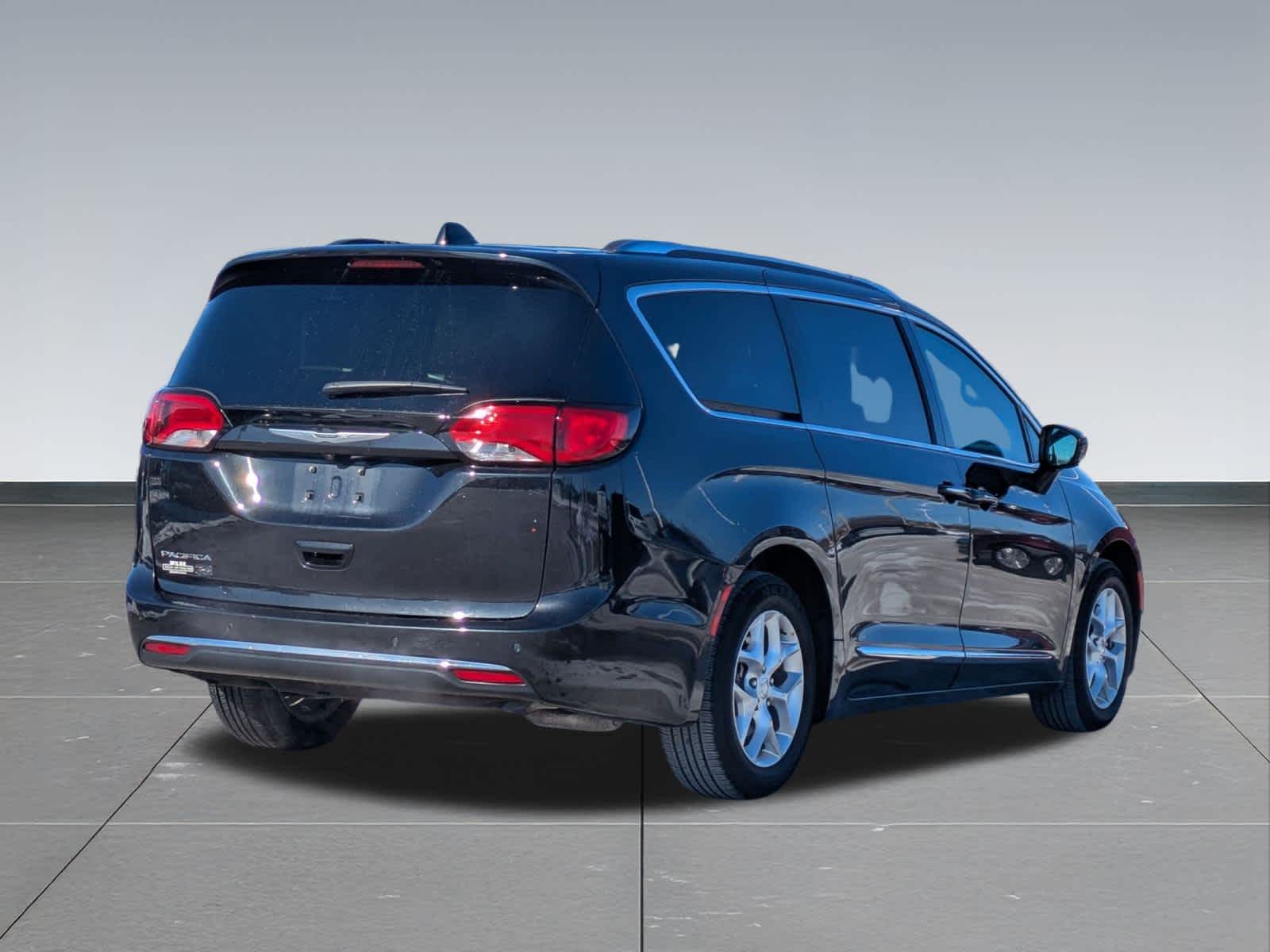 Thumbnail: 2020 Chrysler Pacifica - 6