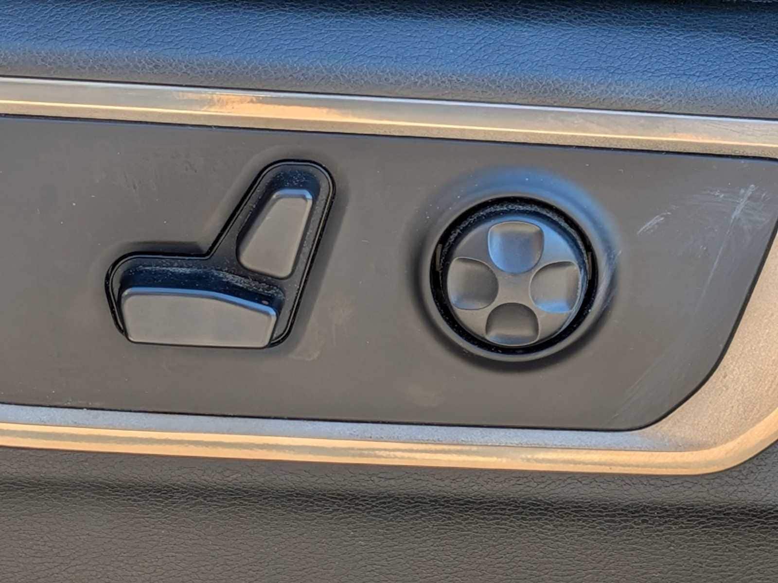 Thumbnail: 2019 RAM 1500 - 15