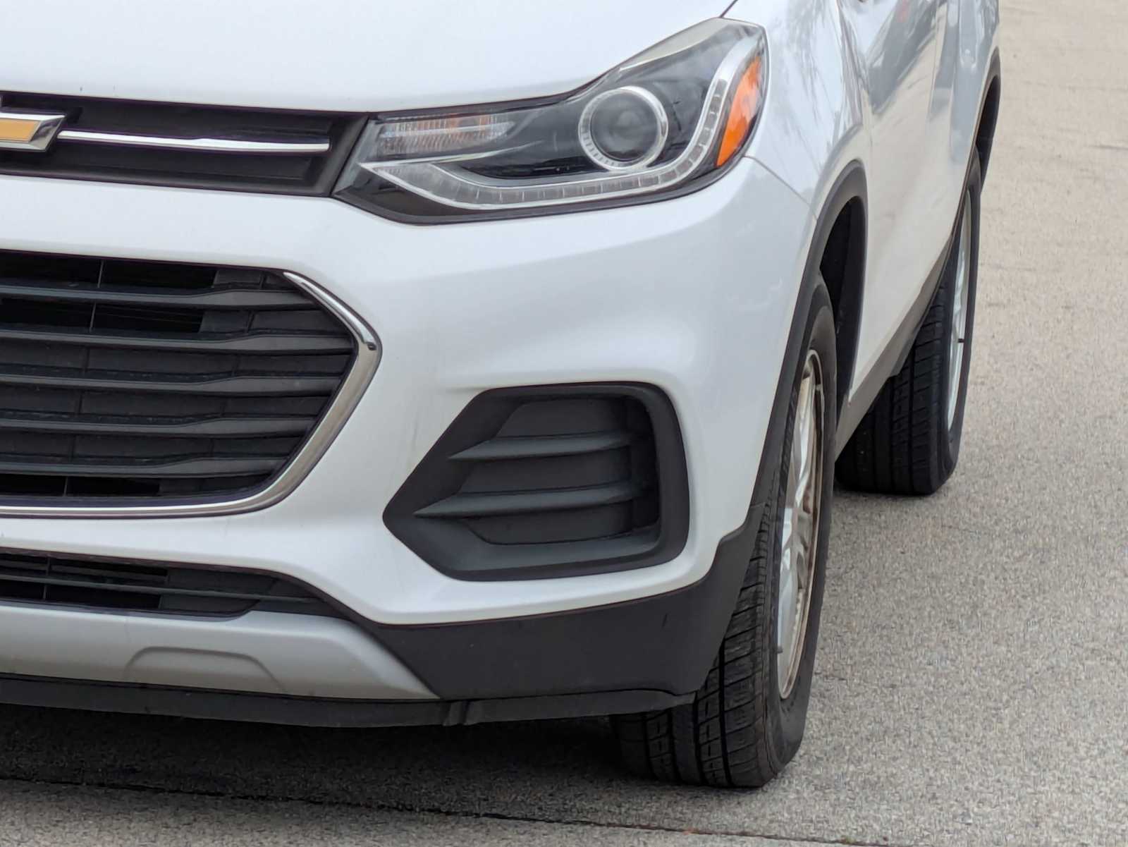 Thumbnail: 2017 Chevrolet Trax - 10