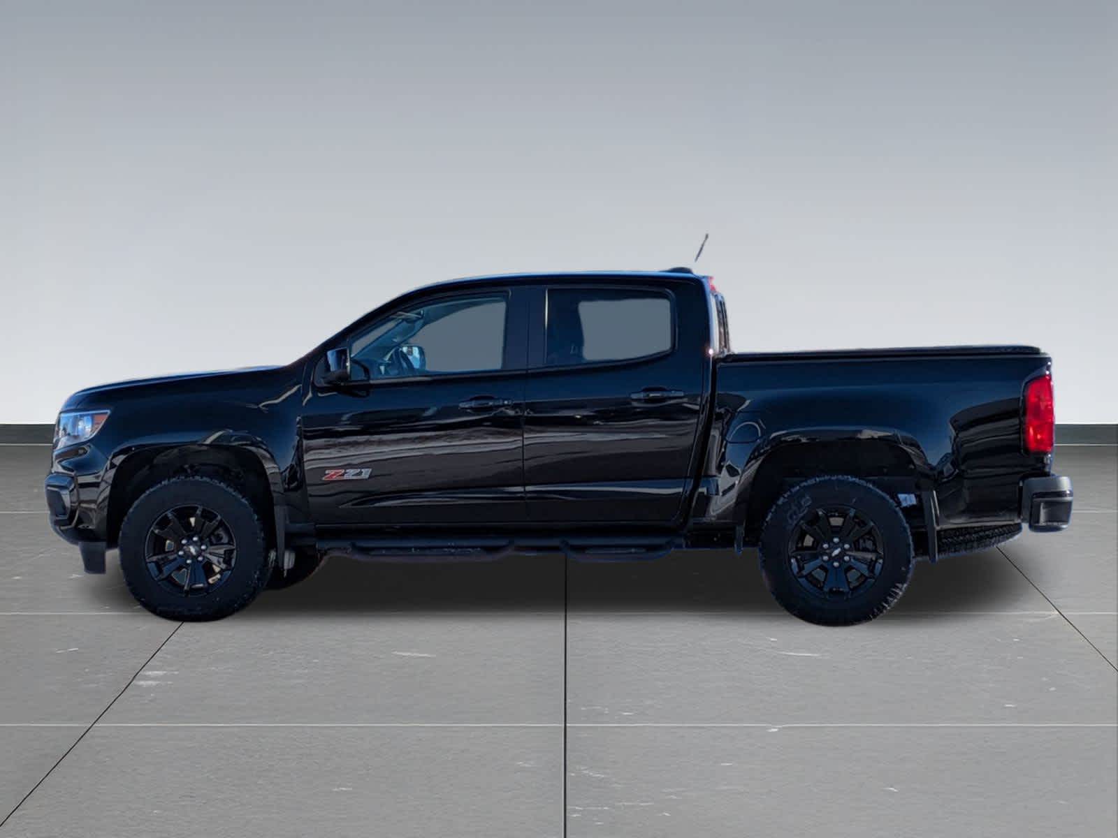 Thumbnail: 2021 Chevrolet Colorado - 3