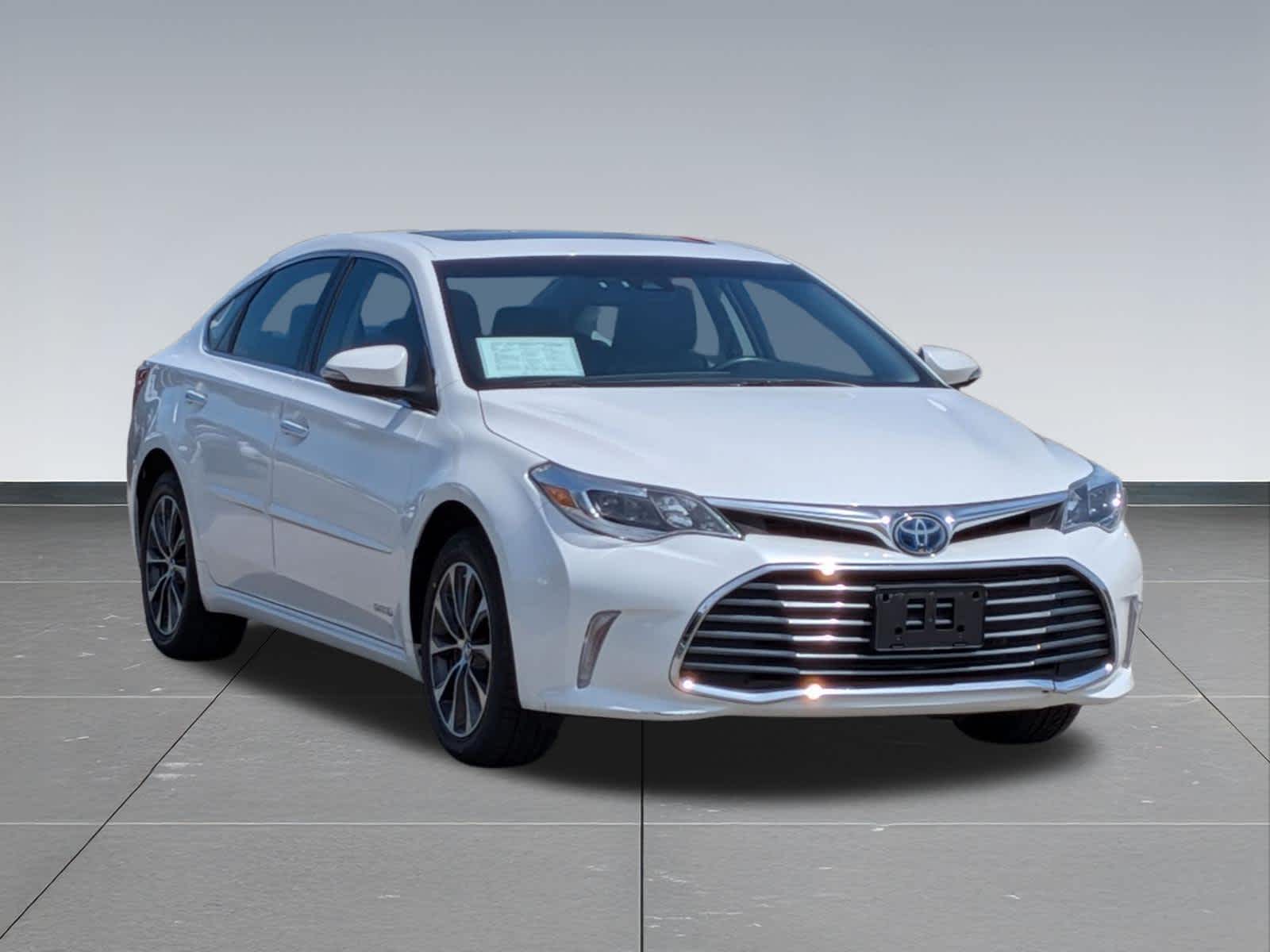 Thumbnail: 2018 Toyota Avalon - 7