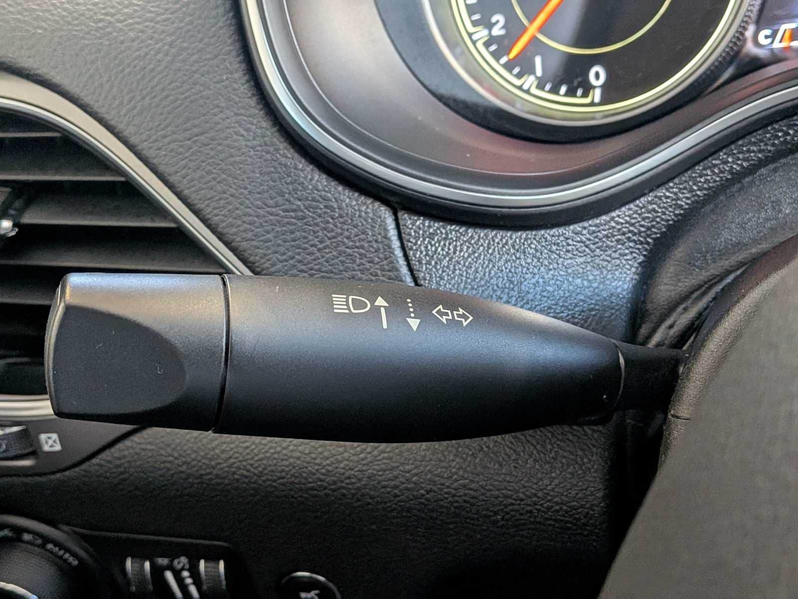 Thumbnail: 2020 Jeep Cherokee - 25