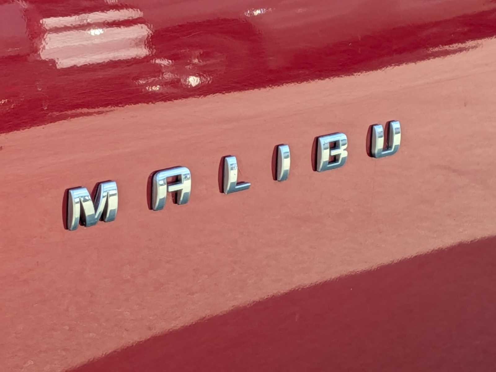 Thumbnail: 2016 Chevrolet Malibu - 10