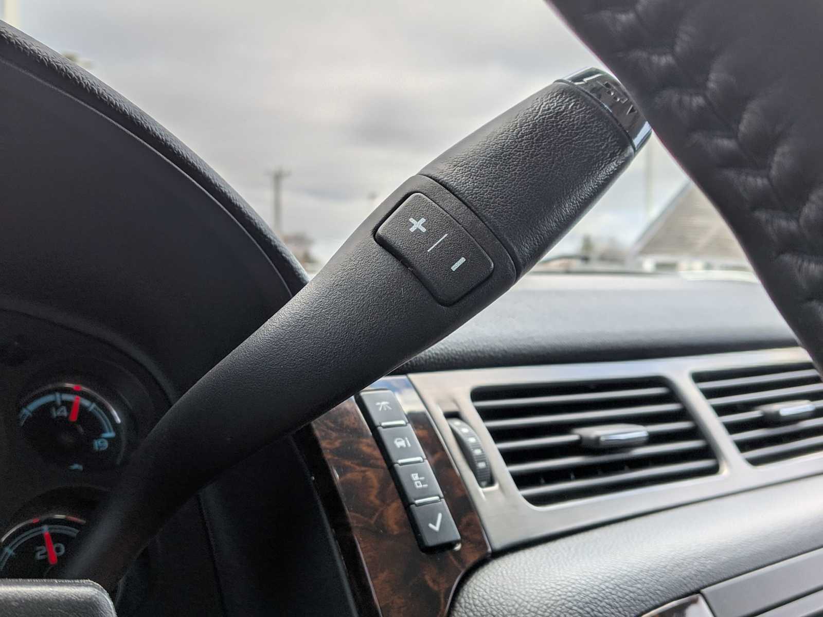 Thumbnail: 2014 GMC Yukon XL - 25