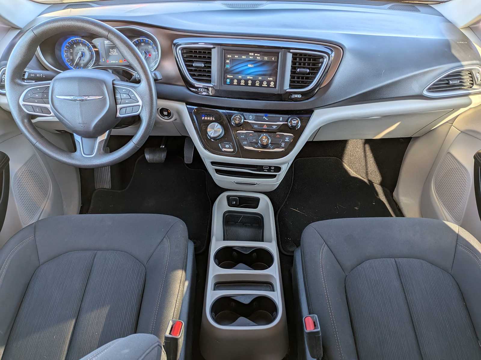 Thumbnail: 2018 Chrysler Pacifica - 13