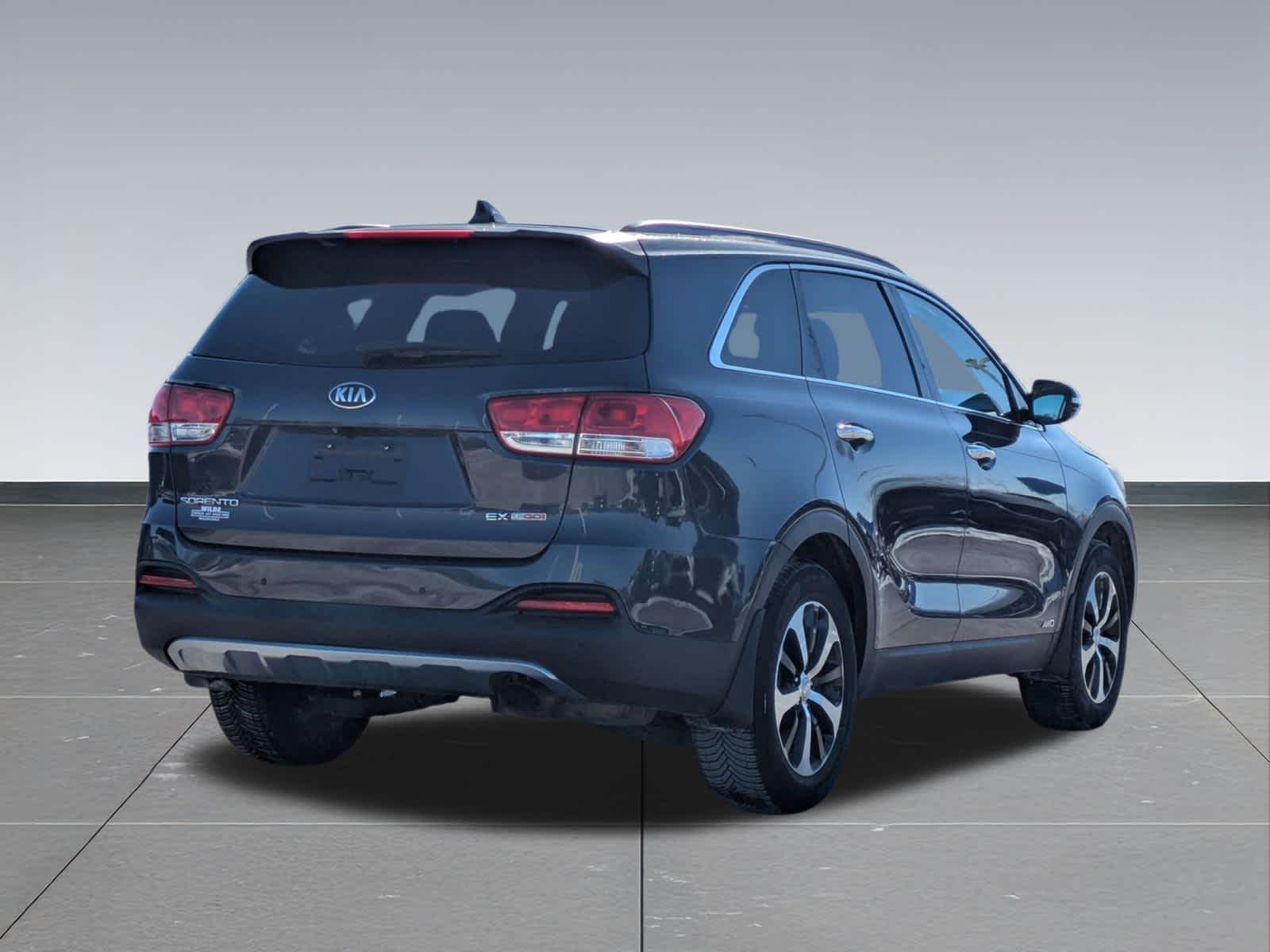 Thumbnail: 2016 Kia Sorento - 6
