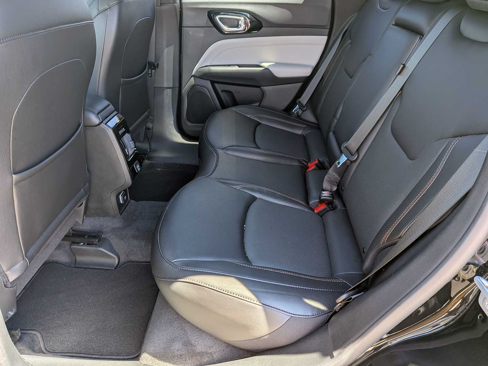 Thumbnail: 2023 Jeep Compass - 18