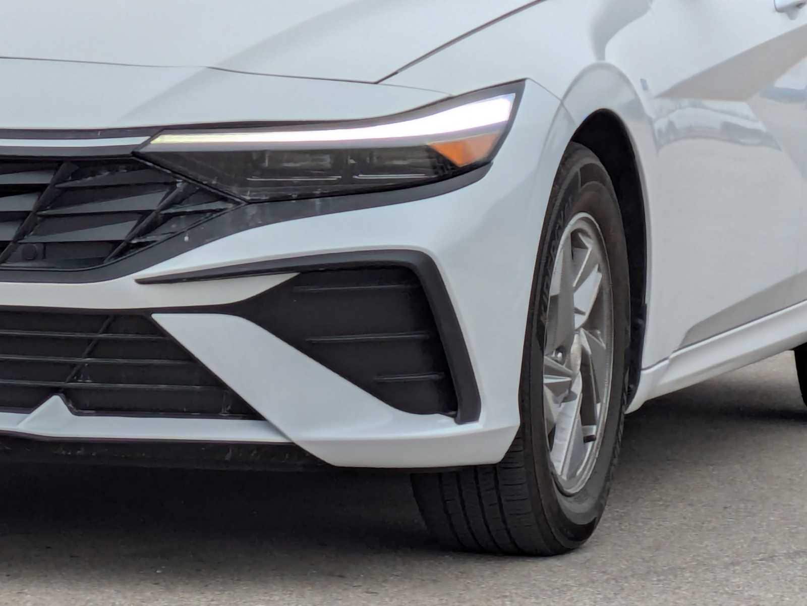 Thumbnail: 2025 Hyundai Elantra - 10