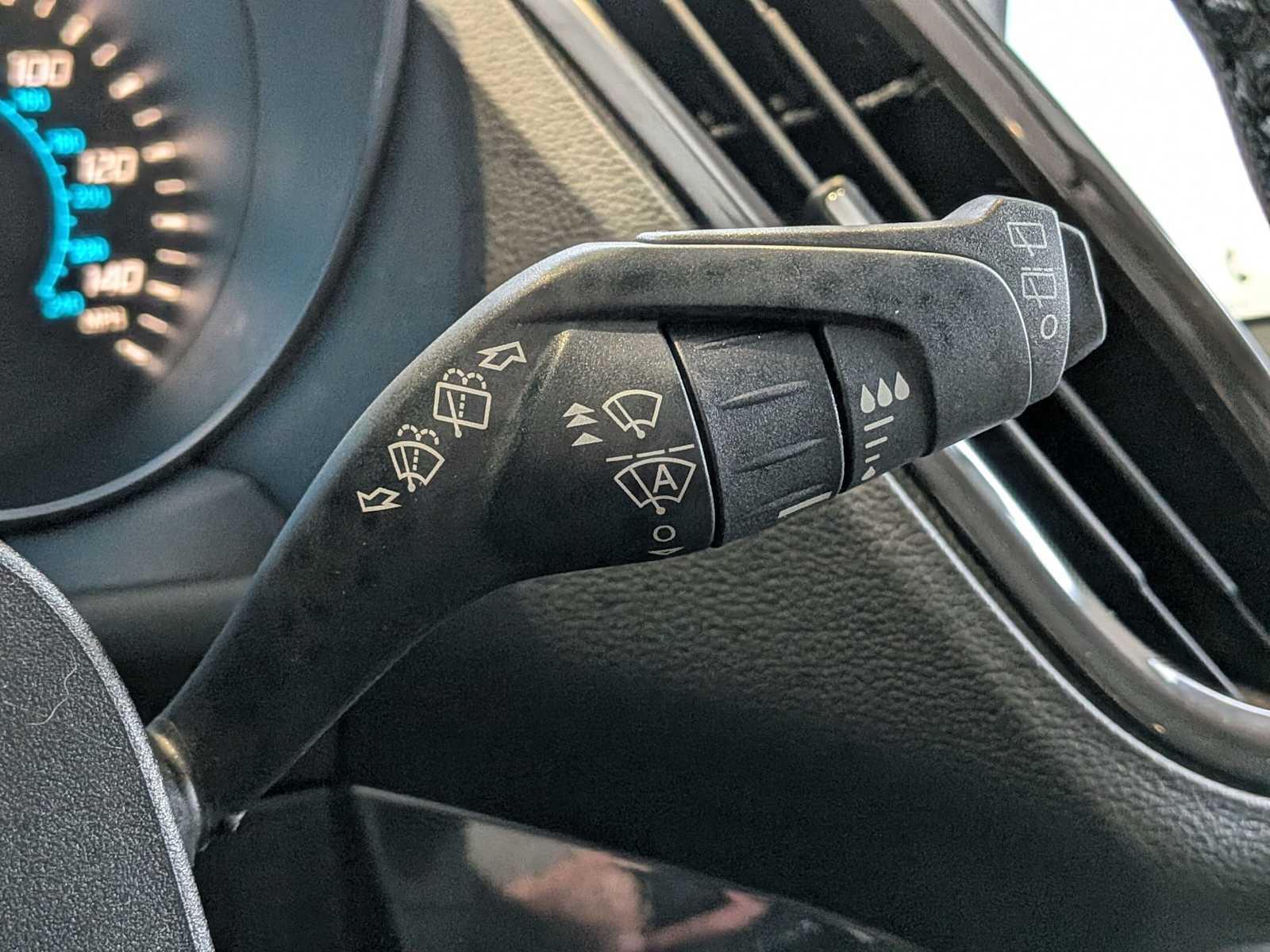 Thumbnail: 2016 Ford Escape - 26