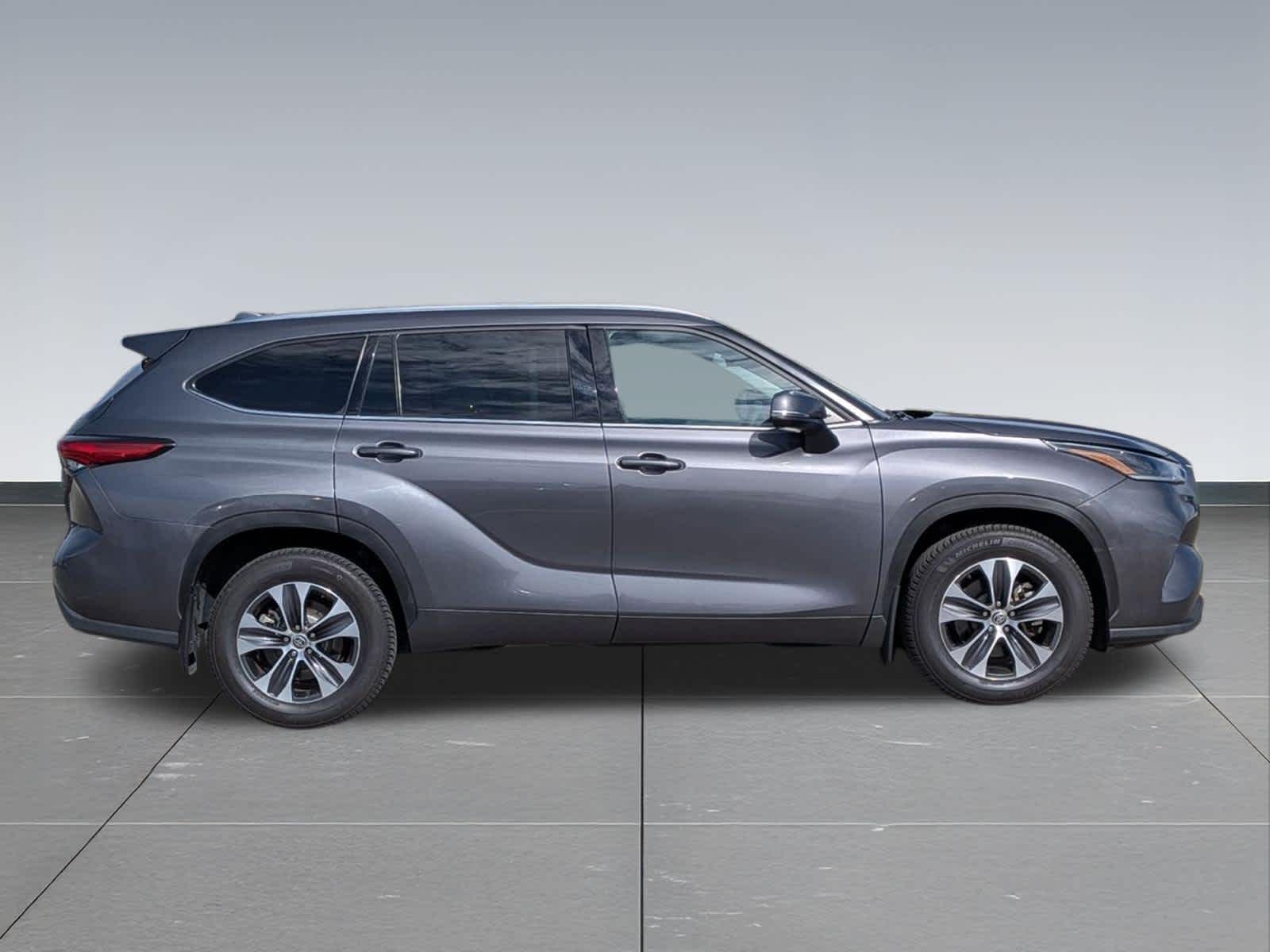 Thumbnail: 2021 Toyota Highlander - 6