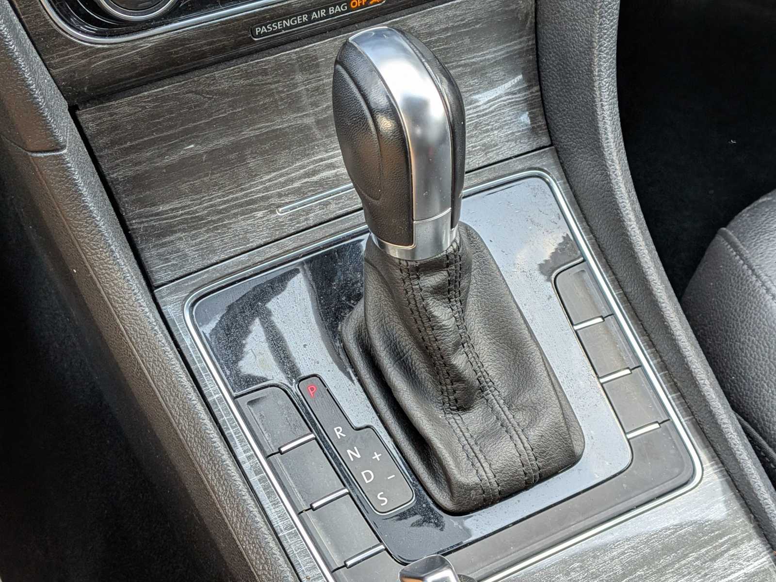 Thumbnail: 2016 Volkswagen Passat - 28