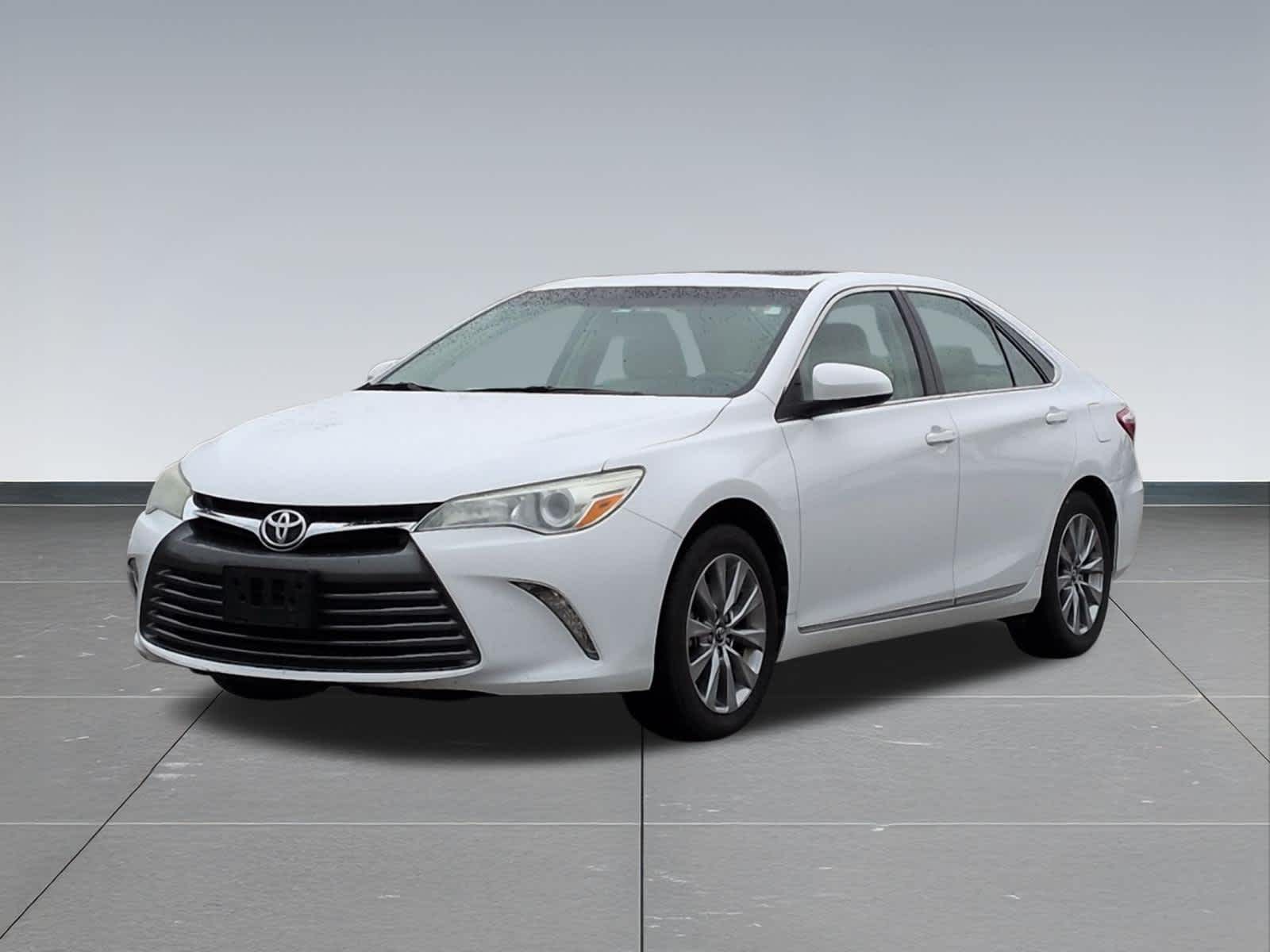 Thumbnail: 2016 Toyota Camry - 10